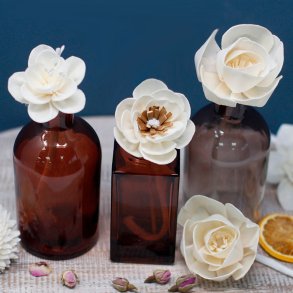 Hndlavede diffuser-blomster af sola-tr