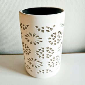 Aromalampe med kniplingemnster