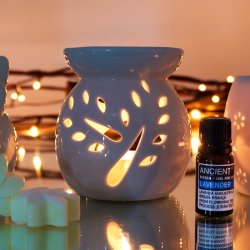 Aromalampe med tr�-udsk�ring, 2 st�rrelser