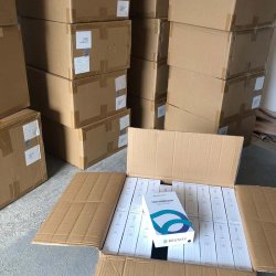 Ultrasonisk m�rkevare-tandb�rste i genbrugsplast