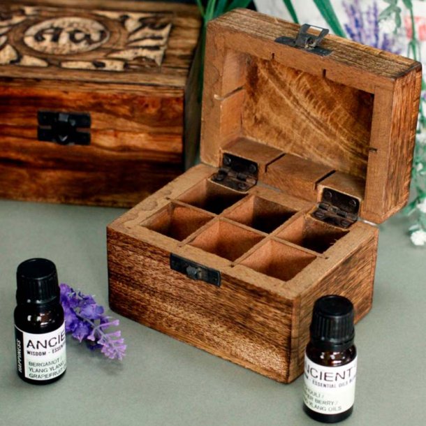 H�ndlavet �ske af mango-tr� med rum til 6 olier