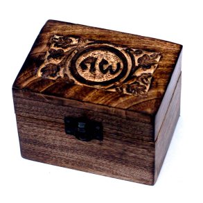 Hndlavet ske af mango-tr med rum til 6 olier