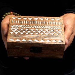 H�ndlavet �ske af mango-tr�, azteker-design, 15x10x6cm