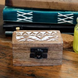 H�ndlavet pille-�ske af mango-tr�, slavisk design