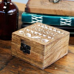 H�ndlavet �ske af mango-tr�, slavisk design, 10,5x10,5x6cm