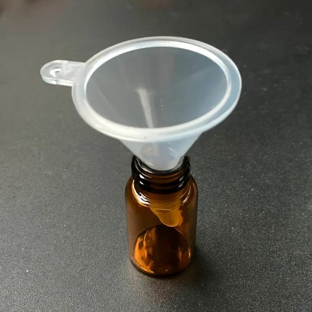 Mikro-tragt, tragtdiameter 26mm, r�r �4mm 