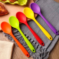 Ske i fuldstbt silikone, mange farver